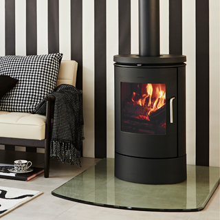 6140 Low Base Cylindrical Wood Burning Stove - Morsø
