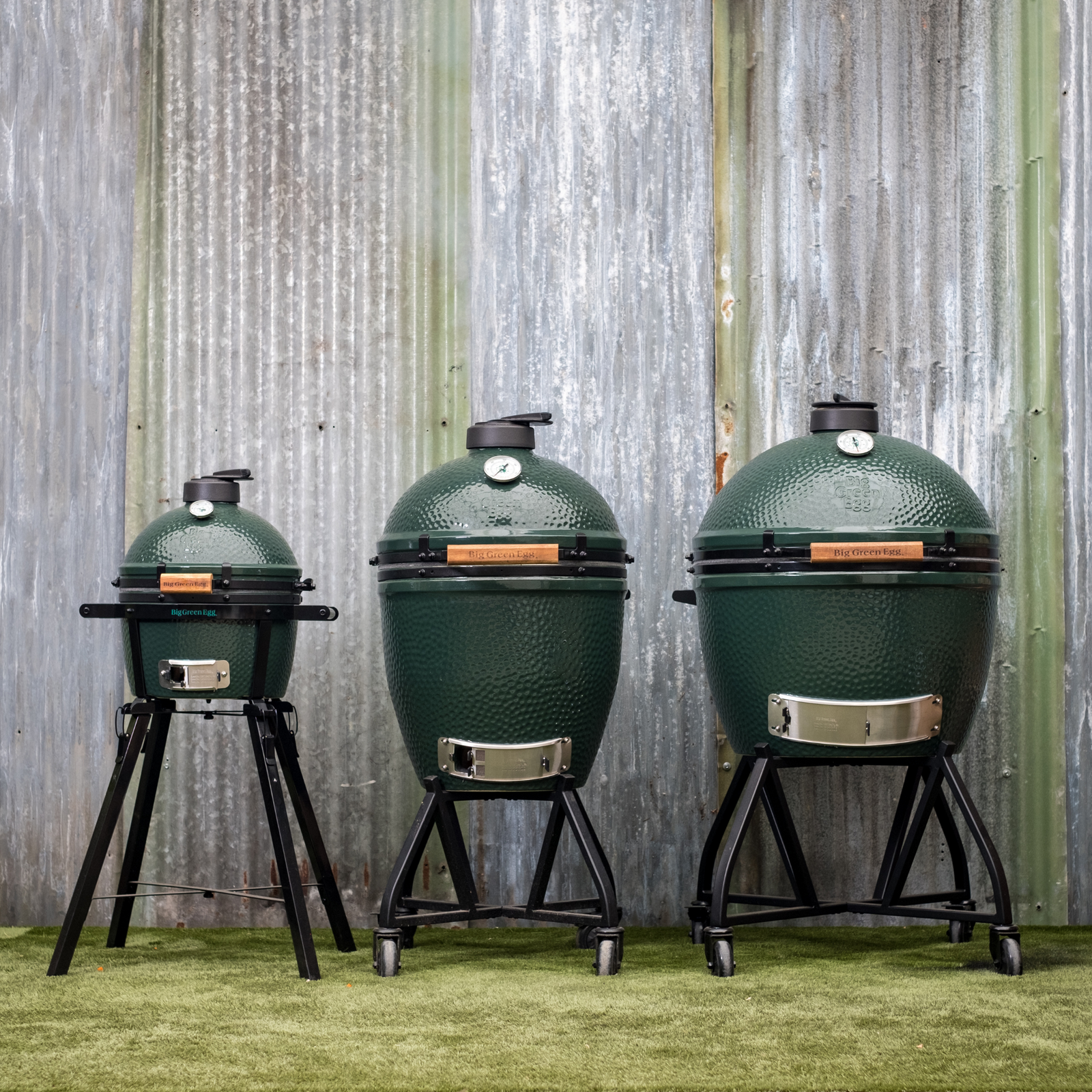 Compare MiniMax, Large and XL Big Green Egg sizes
