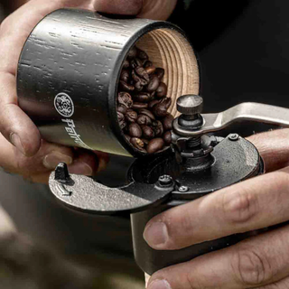 Hand Coffee Grinder - Petromax