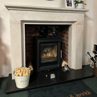 Ex-Display Purevision PV5 Complete Multifuel Fireplace Suite